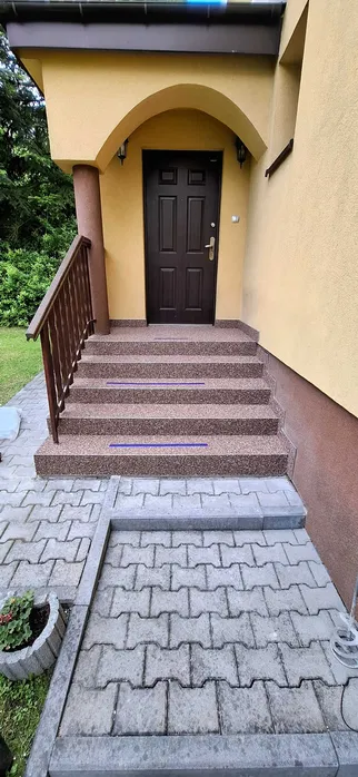 Kamienny Dywan/Posadzki kwarcowe/Hydroizolacje/Obróbki blacharskie