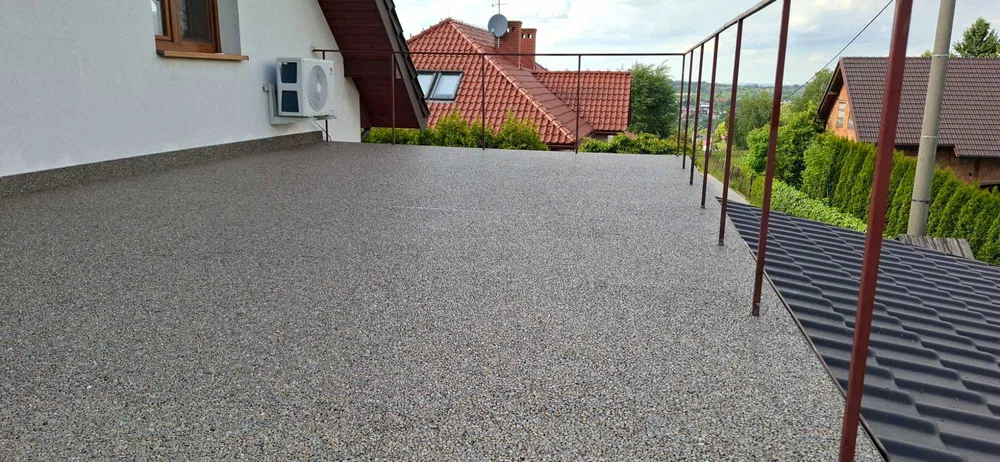 Kamienny Dywan/Posadzki kwarcowe/Hydroizolacje/Obróbki blacharskie