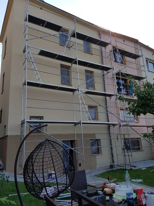 Wynajem - Rusztowanie Elewacyjne - Transport