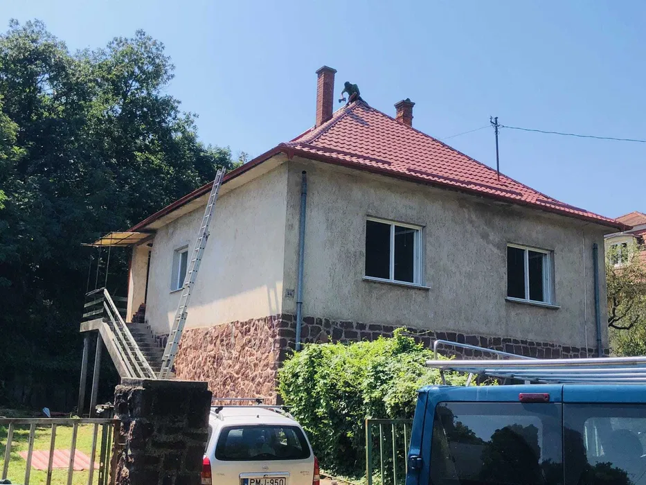Usługi Dekarskie - Montaż i Demontaż oraz Naprawy Dachu i Rynien