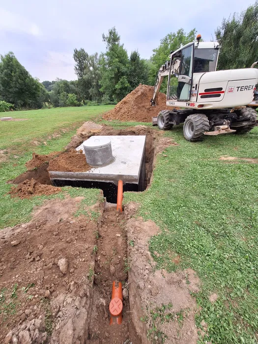 Budowa wjazdów dróg, wykopy pod piwnice fundamenty wyburzenia