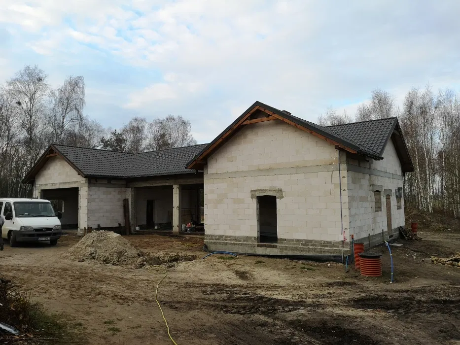 Cieśla, Dekarz usługi ciesielsko-dekarskie. Więźba pokrycie dachu.