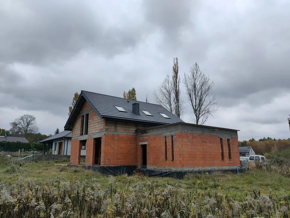 Usługi dekarskie Dekarz pokrycia dachowe Dachy Cieśla