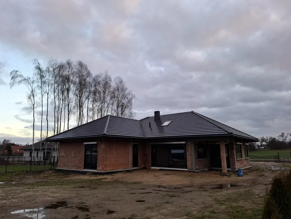 Usługi dekarskie Dekarz pokrycia dachowe Dachy Cieśla