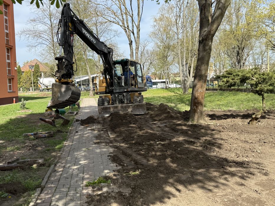 USŁUGI ZIEMNE Przygotowanie terenu pod budowę domów jednorodzinnych