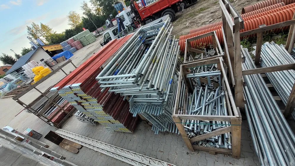 Rusztowanie elewacyjne wynajem Plettac