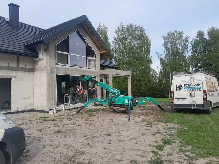 OKNA DRZWI BRAMY - FIRA 26 lat na rynku