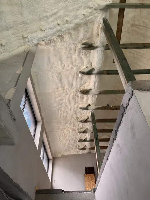 Izolacje natryskowe, ocieplenia PIANA PUR, termomodernizacje