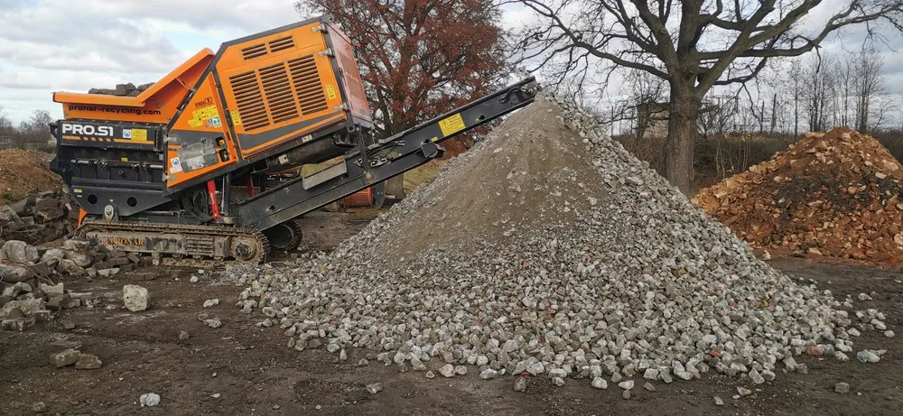 Wynajem kruszarki-rozdrabniacz korzeni,kruszenie gruzu i betonu