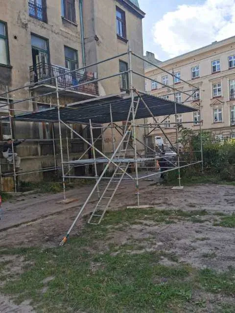 Wynajem rusztowań, rusztowania elewacyjne, rusztowania przejezdne