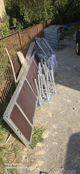 Wynajem rusztowania elewacyjnego plettac.