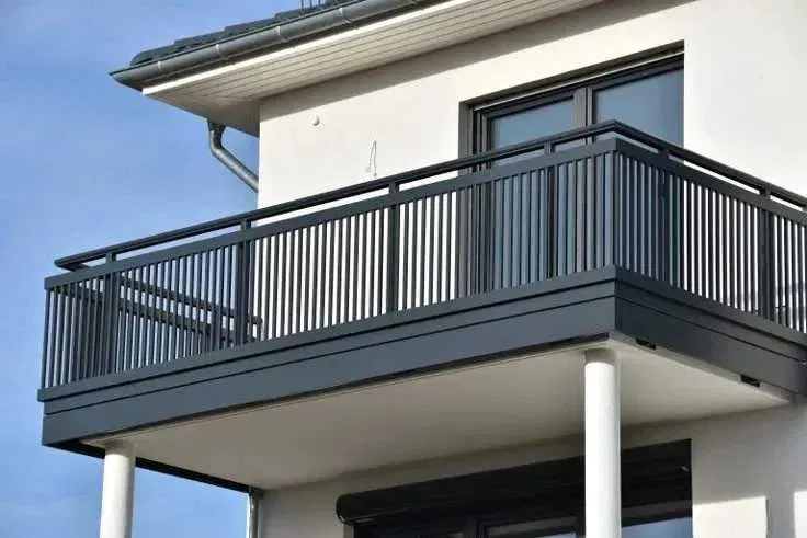 Konstrukcje stalowe, balustrady, schody, ogrodzenia, małe hale