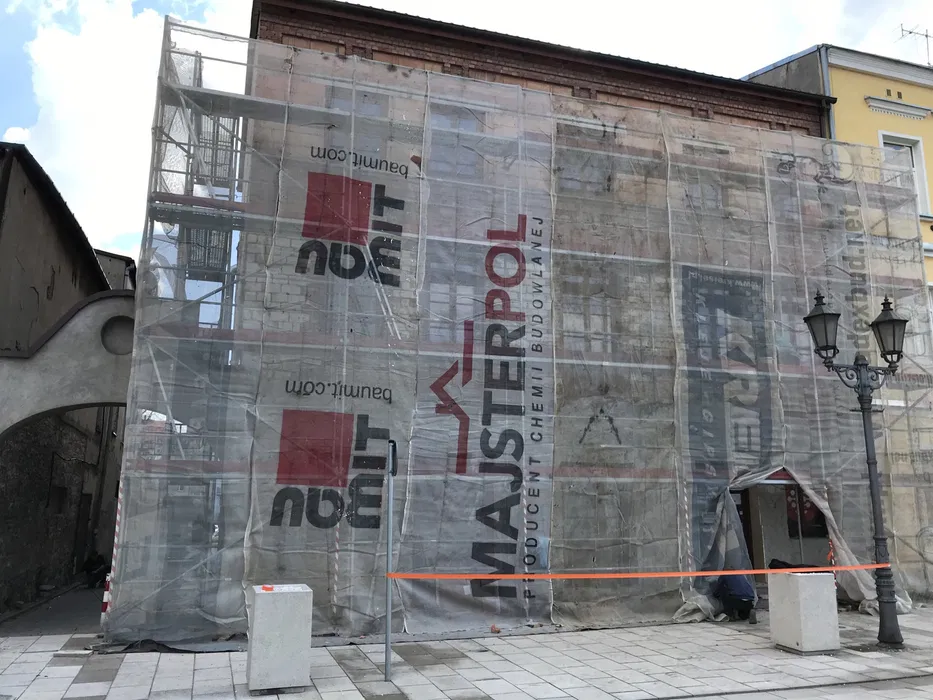 Rusztowanie elewacyjne plettac wynajem wypożyczenie budowa