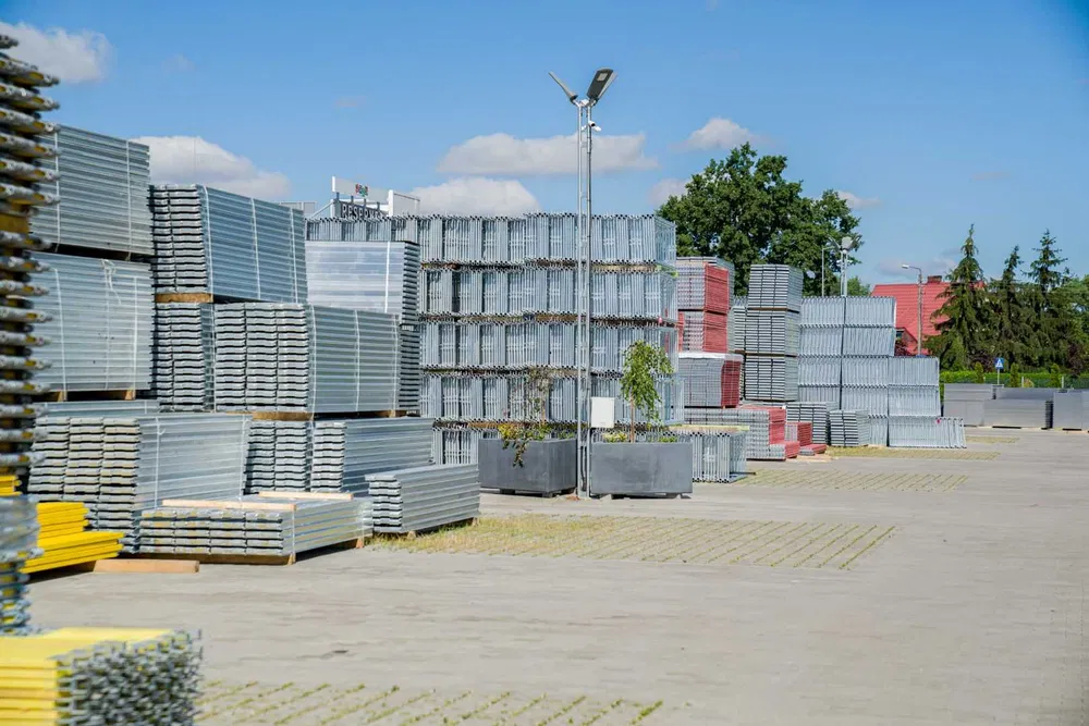 Wynajem rusztowań elewacyjnych PLETTAC, rusztowania NAJTANIEJ