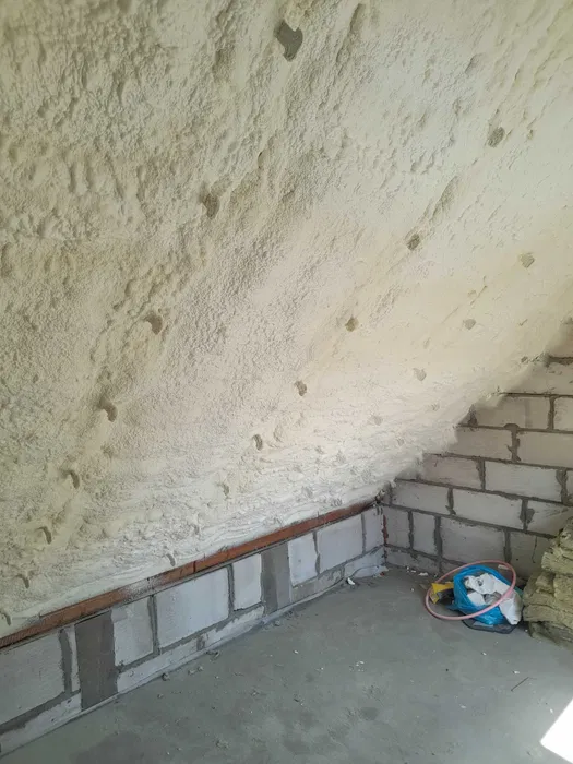 Ocieplanie Poddasza i Domu, Izolacje Pianą PUR i Celulozą
