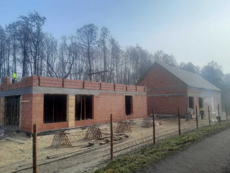 Budowa domów , płyty fundamentowe murowanie , stropy . remont