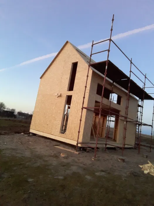 Budowa domów drewnianych i murowanych