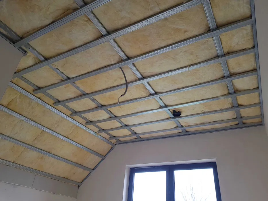 Zabudowa poddasza, sufity podwieszane, ścianki działowe GK