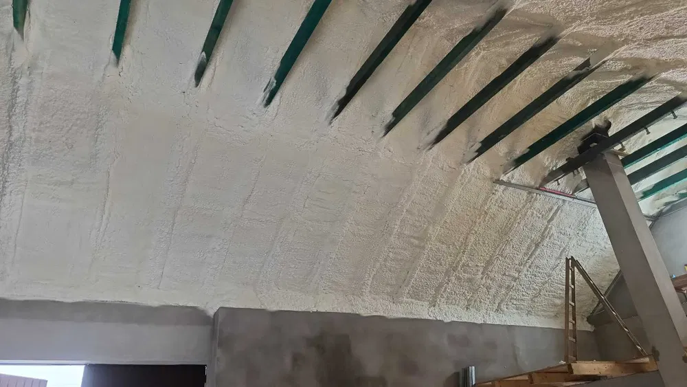 Ocieplenie pianą PUR, Ocieplanie piana PUR , izolacja poddasza