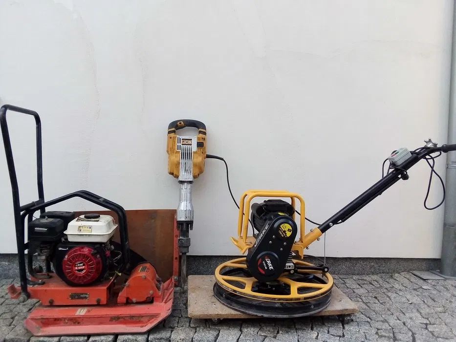 Wynajem stemple 0.20 wibrator zagęszczarka młot wiertnica zacieraczka