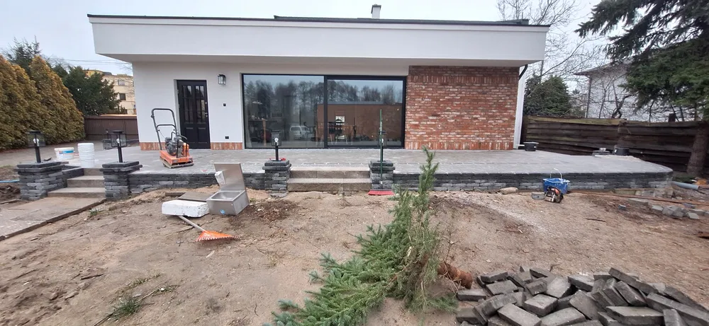 Usługi wykończenia wnętrz elewacje kostka brukowa