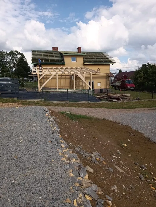 Usługi dekarskie, piana pur, zwyżka