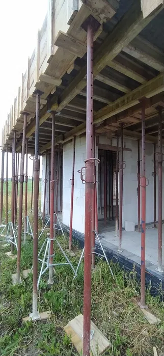 Wynajem wypożyczalnia szalunków stropowych, szalunki stropowe, stemple