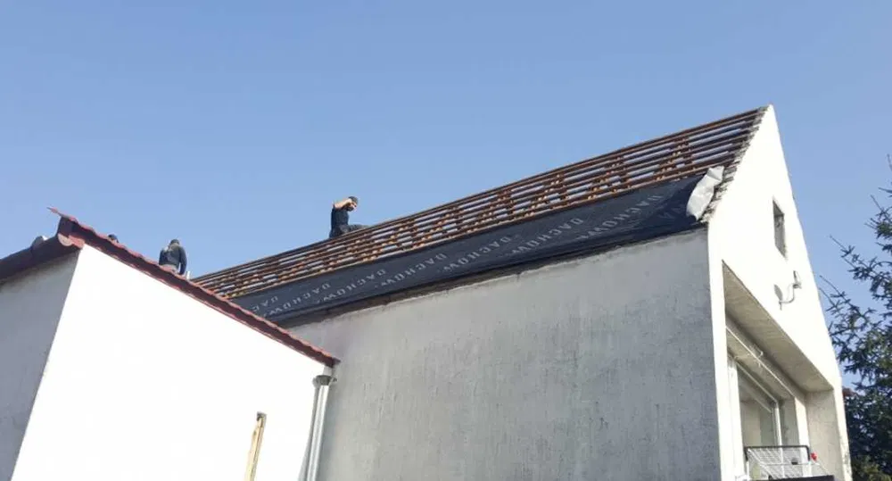 DACHY, pokrycia dachowe, blachy płaskie, trapezowe oraz blachodachówki