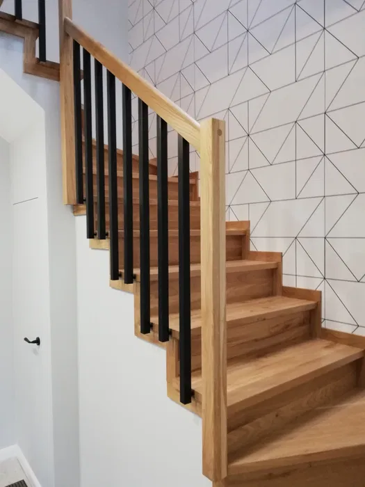 Schody , balustrady ,parapety ,blaty , drzwi z drewna