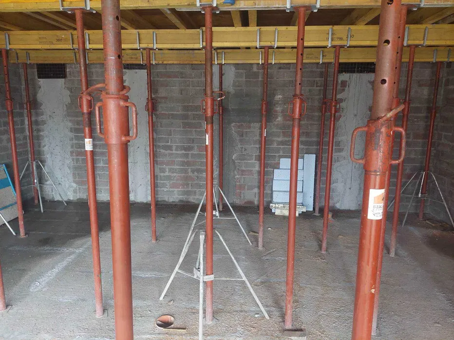 Wypożyczalnia Stempli Budowlanych metalowe stemple szalunki stropowe