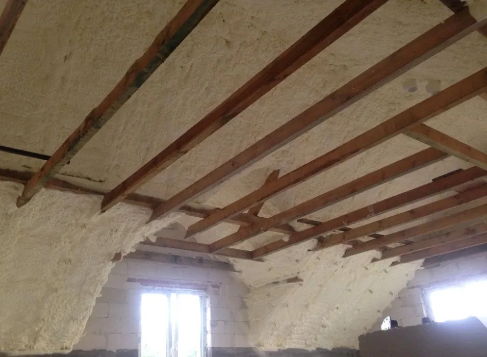 Ocieplenie pianą PUR dachu, piana PUR WIESZAKI GRATIS, JUŻ OD 65 ZL/M2