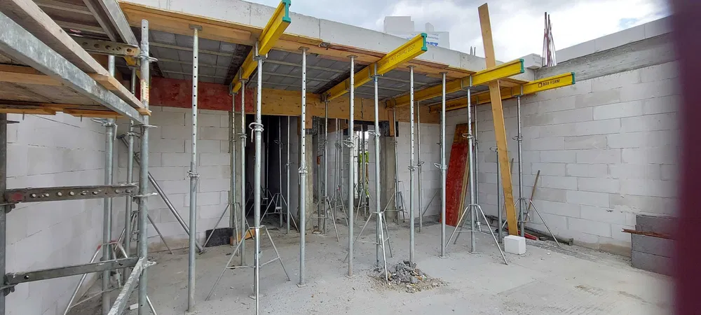 Szalunki wynajem szalunków stropowych doki stemple rusztowanie Rumia