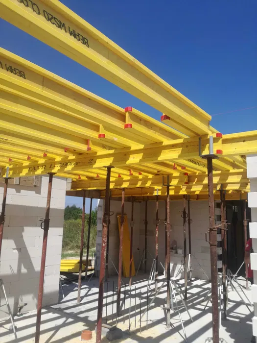 Wynajem wypożyczalnia szalunków stropowych, szalunki stropowe, stemple