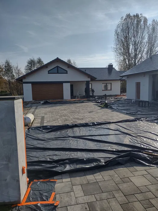 Docieplenia budynków tynki strukturalne silikonowe silikatowe