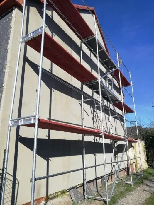 Wynajmę rusztowanie elewacyjne plettac