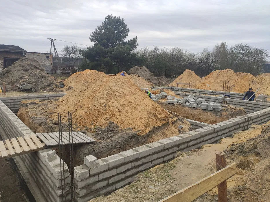 Budowa domów hal biurowce,roboty murarskie silikat,ceramika amerblock