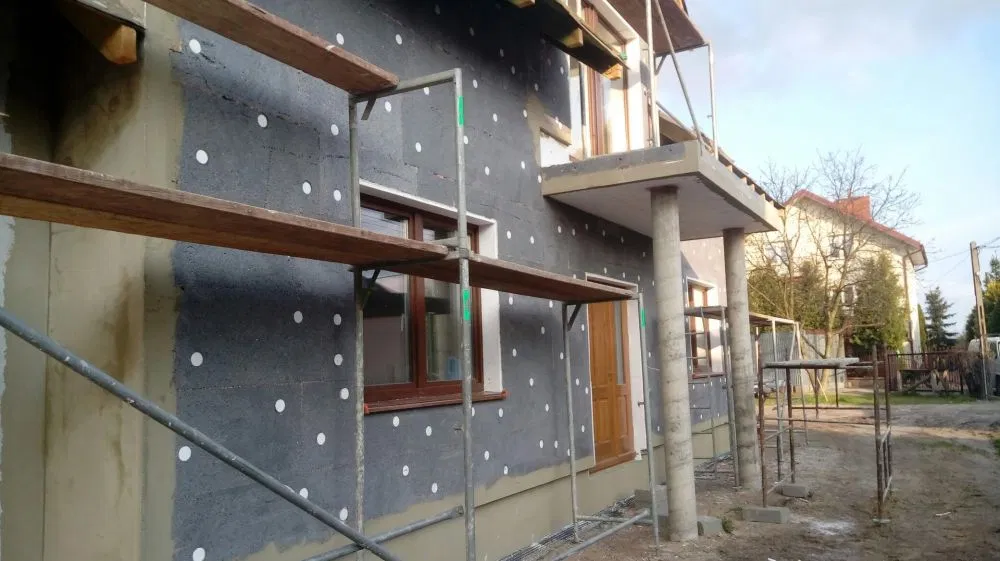 Tanio Wynajem rusztowan rusztowania elewacyjne fasadowe bosta plettac