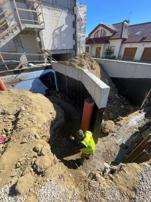 Osuszanie iniekcja drenaż deszczówki kanalizy zbiorniki osuszanie