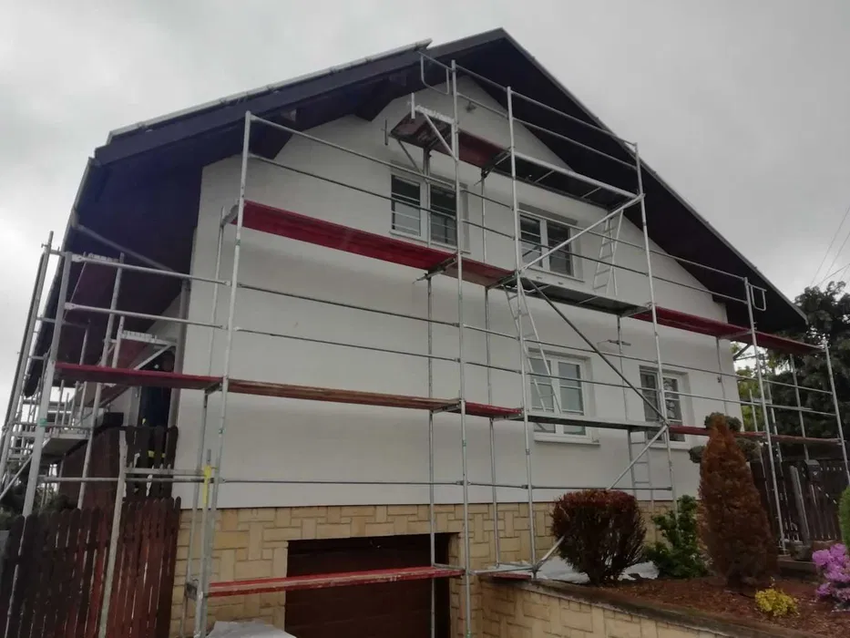 Wypożyczanie wynajem rusztowań drabin dekarskich itd