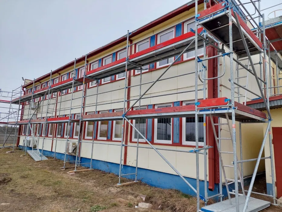 rusztowanie wynajem montaż demontaż rusztowań z uprawnieniami