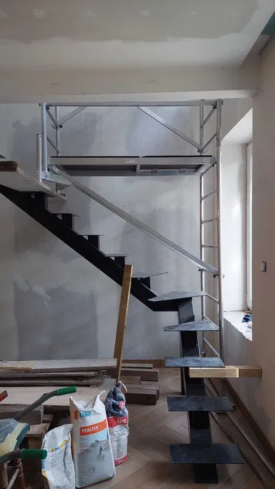 RUSZTOWANIE na schody 6m lekkie wąskie na klatkę schodową