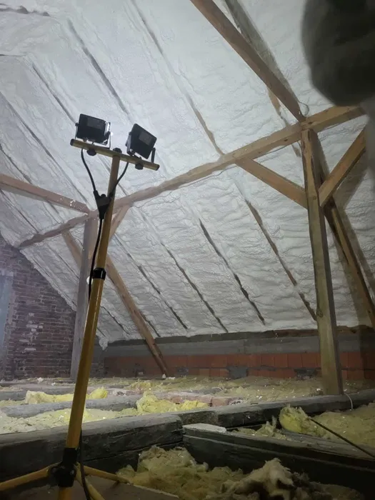 Termoizolacje pianą PUR, docieplenia