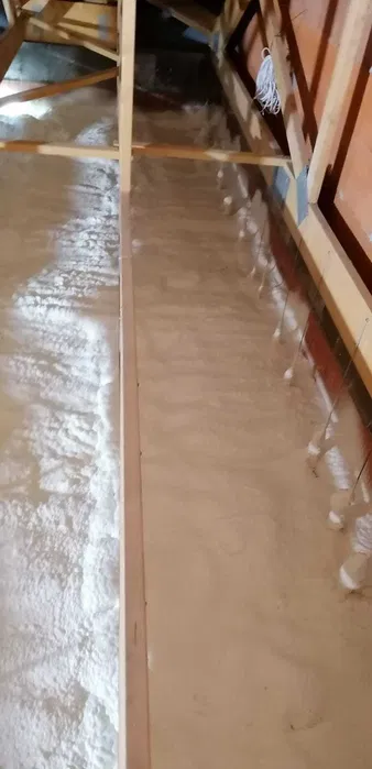 Termoizolacje pianą PUR, docieplenia