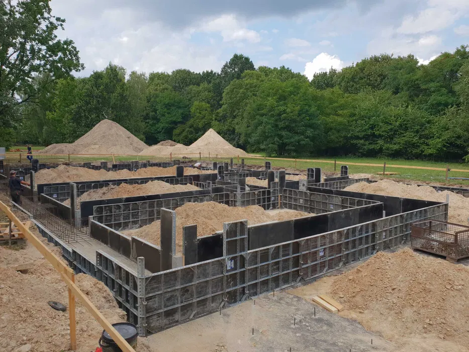 Wynajem szalunków stropowych ściennych / Deskowanie płyty PERI / TOP