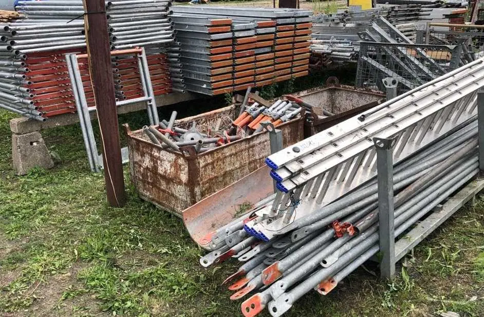 Wynajem rusztowań elewacyjnych , rusztowanie