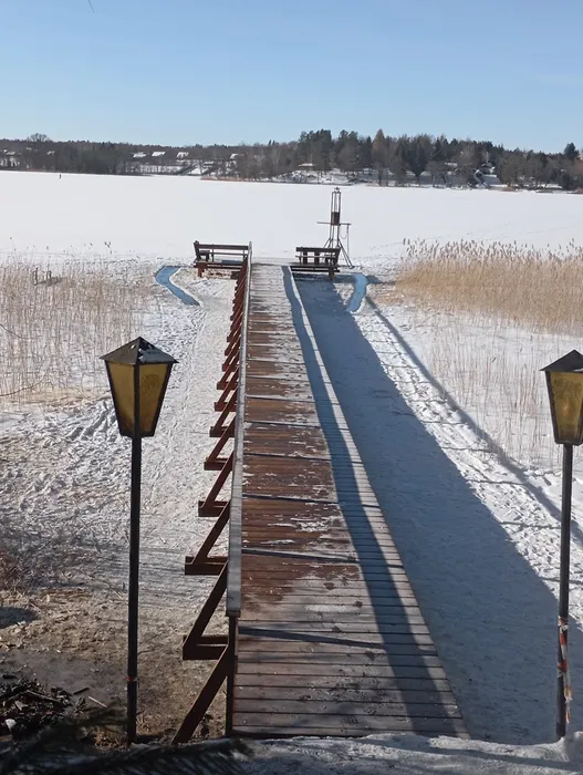 Budowa pomostów drewnianych jeziora stawy - drewno C24