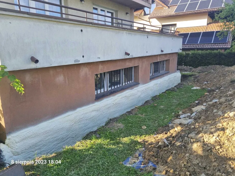 Ocieplenia poddasza, docieplenia, izolacje natryskowe piana PUR pianow
