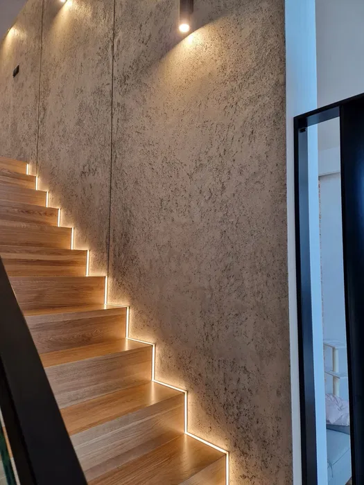 Tynki ozdobne , dekoracyjne surowy beton architektoniczny
