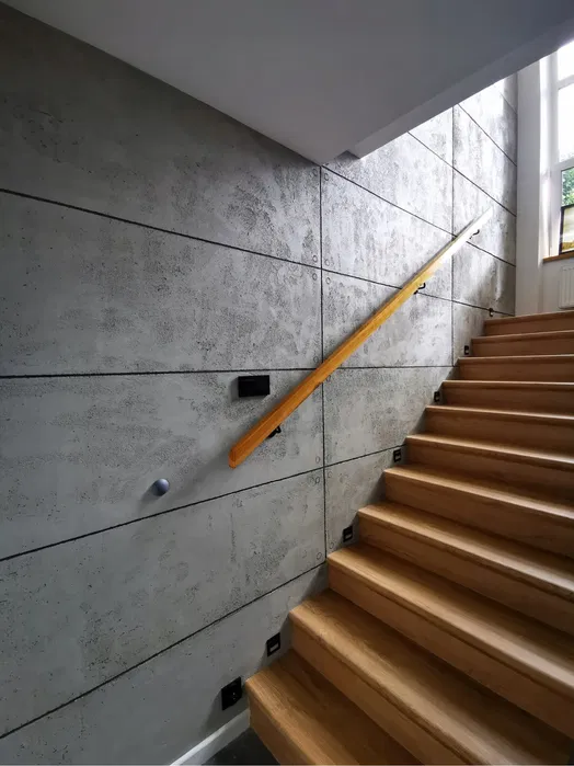 Tynki ozdobne , dekoracyjne surowy beton architektoniczny