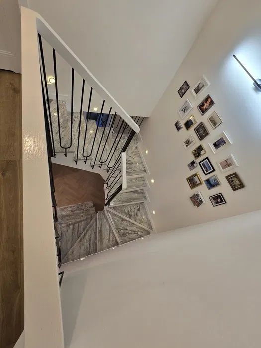 Balustrady Schody Poręcze konstrukcje metalowe drewniane